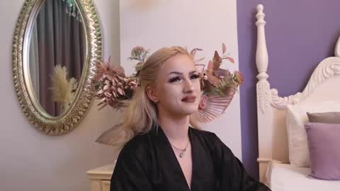 Lucy Lexton online show from 18, 2, 2025