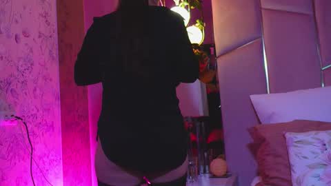 Lucy Lexton online show from 17, 3, 2026