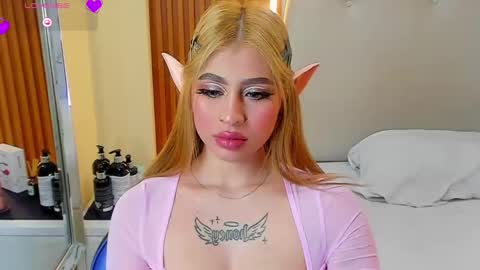 Snapshot of lucymars1 chatting on 31, 10, 2025 L U C Y online show from 31, 10, 2025