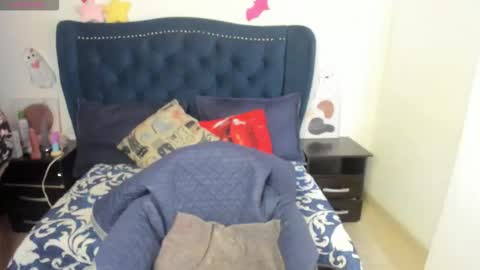 Snapshot of lucypetit chatting on 17, 10, 2025 Lucy Petit online show from 17, 10, 2025