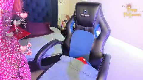 Snapshot of lucypetit chatting on 25, 10, 2025 Lucy Petit online show from 25, 10, 2025