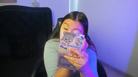 Snapshot of lucypetit chatting on 2, 12, 2025 Lucy Petit online show from 2, 12, 2025