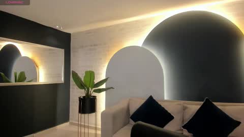 Lucy online show from 12, 10, 2025