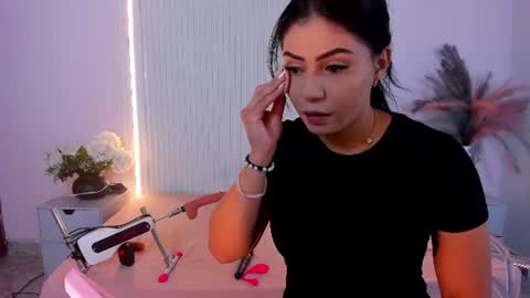 Lucy Wold online show from 18, 6, 2026