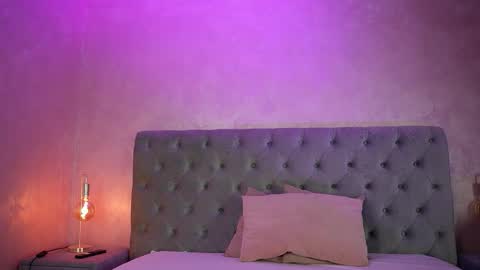 LucyWillow online show from 22, 12, 2025