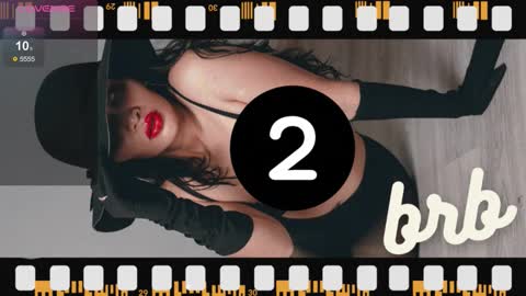 Snapshot of lucyy_liiu chatting on 30, 10, 2025 Lucy Liiu online show from 30, 10, 2025