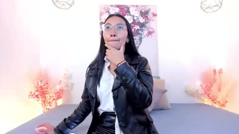 Snapshot of lucyy_liiu chatting on 31, 10, 2025 Lucy Liiu online show from 31, 10, 2025