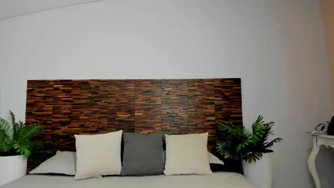 Snapshot of lucyy_liiu chatting on 17, 11, 2025 Lucy Liiu online show from 17, 11, 2025