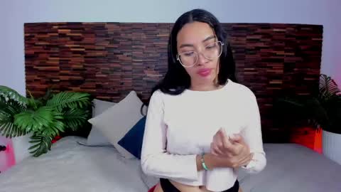 Lucy Liiu online show from 18, 4, 2026