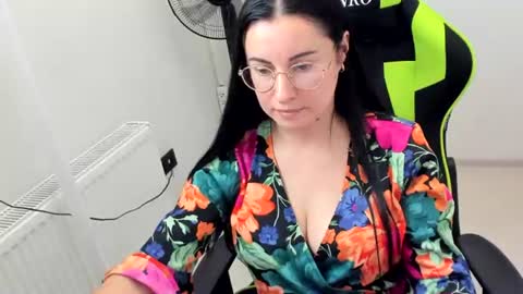 Lucy online show from 20, 7, 2026