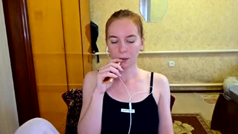 Snapshot of lucyzachar chatting on 11, 5, 2026 Sofia online show from 11, 5, 2026