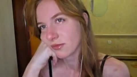 Snapshot of lucyzachar chatting on 19, 5, 2026 Sofia online show from 19, 5, 2026