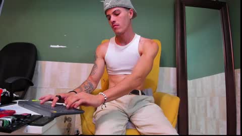 Luis AS online show from 12, 1, 2025
