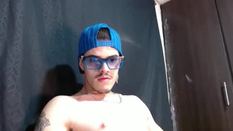 Snapshot of luis_as chatting on 17, 11, 2025 Luis AS online show from 17, 11, 2025