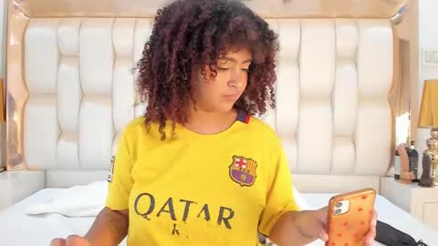 Snapshot of luisa_cameron chatting on 12, 1, 2025 online show from 12, 1, 2025