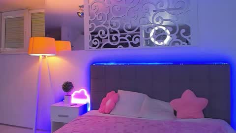 LuisaClover online show from 11, 4, 2026