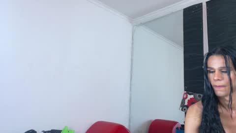 Snapshot of luisana_smith chatting on 1, 10, 2025 luisana_smith online show from 1, 10, 2025