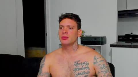 Snapshot of lukeglanton17 chatting on 31, 10, 2025 Luke online show from 31, 10, 2025