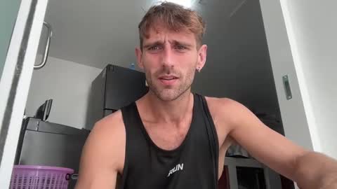 Snapshot of lukegunn22 chatting on 16, 12, 2024 MR. Luke Gunn online show from 16, 12, 2024