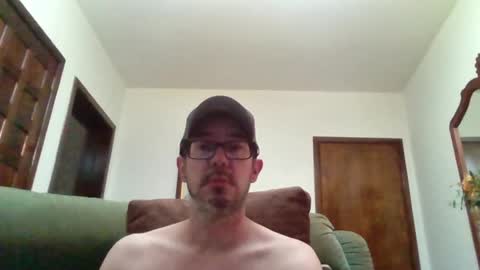 Snapshot of lukz88bigcock chatting on 22, 5, 2026 Luke online show from 22, 5, 2026