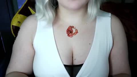 Snapshot of lulovia chatting on 15, 2, 2026 lulovia online show from 15, 2, 2026