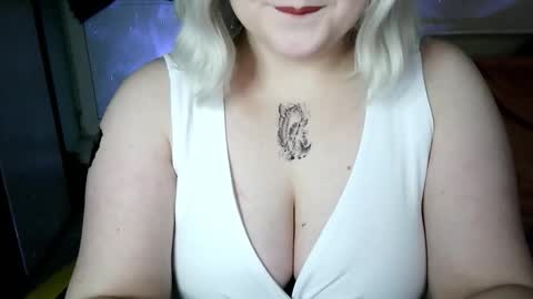 Snapshot of lulovia chatting on 19, 2, 2026 lulovia online show from 19, 2, 2026