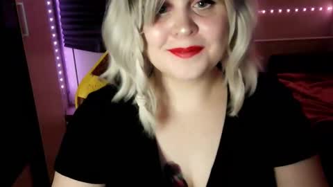 Snapshot of lulovia chatting on 10, 3, 2026 lulovia online show from 10, 3, 2026