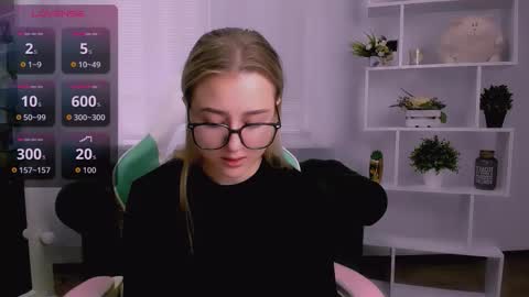 Snapshot of lulu___moon chatting on 18, 11, 2025 Lily online show from 18, 11, 2025