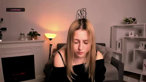 Lily online show from 9, 4, 2026