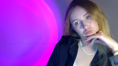 Lulu Baby18 online show from 2, 10, 2025