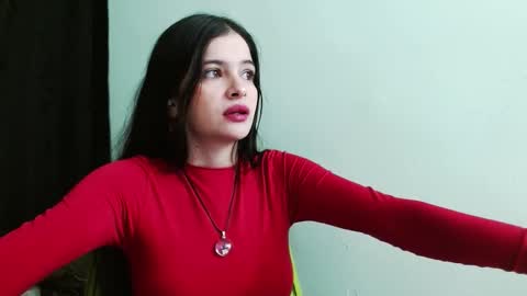 Snapshot of lulu_cm chatting on 8, 10, 2025 lulu_cm online show from 8, 10, 2025