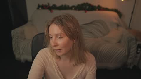 Snapshot of lulu_lovett chatting on 9, 1, 2025 lulu_lovett online show from 9, 1, 2025