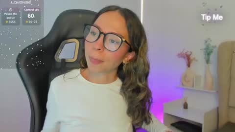 luluuberry online show from 24, 11, 2025