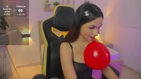 Snapshot of luma_sky chatting on 16, 11, 2025 L U M A online show from 16, 11, 2025