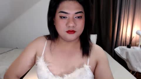 Snapshot of luminagandara chatting on 4, 1, 2025 QueenBritney online show from 4, 1, 2025