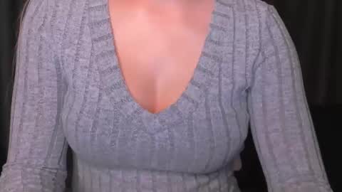 Snapshot of luna1vibe chatting on 17, 12, 2025 luna1vibe online show from 17, 12, 2025