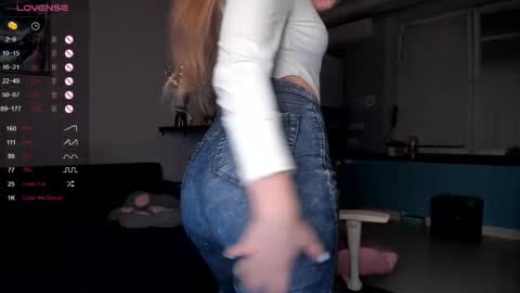 Snapshot of luna__l chatting on 1, 3, 2025 Alice online show from 1, 3, 2025