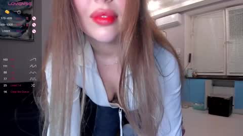 Snapshot of luna__l chatting on 6, 3, 2025 Alice online show from 6, 3, 2025