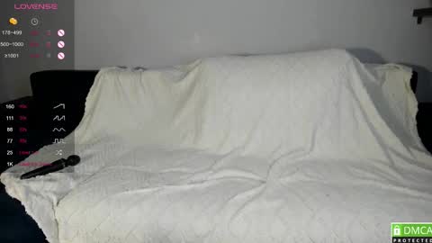 Snapshot of luna__l chatting on 27, 11, 2025 Alice online show from 27, 11, 2025