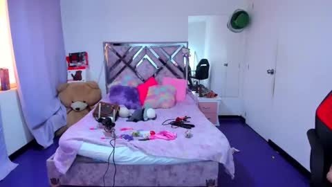 luna_analya online show from 7, 4, 2026