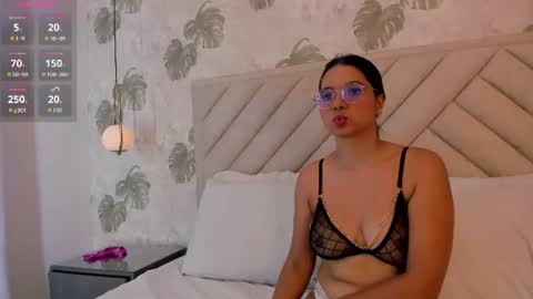 Snapshot of luna_and chatting on 28, 6, 2026 L U N A online show from 28, 6, 2026