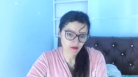 Snapshot of luna_azul_15 chatting on 4, 1, 2025 dalia online show from 4, 1, 2025