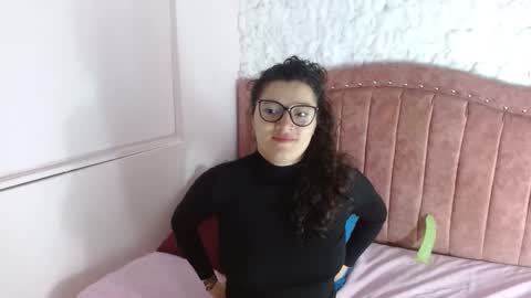 Snapshot of luna_azul_15 chatting on 25, 1, 2025 dalia online show from 25, 1, 2025