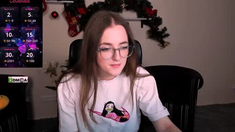 luna_berryy online show from 3, 1, 2025