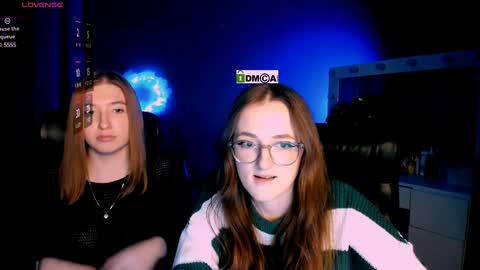 luna_berryy online show from 6, 2, 2025