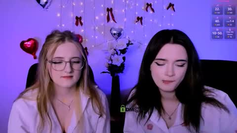 luna_berryy online show from 13, 3, 2026