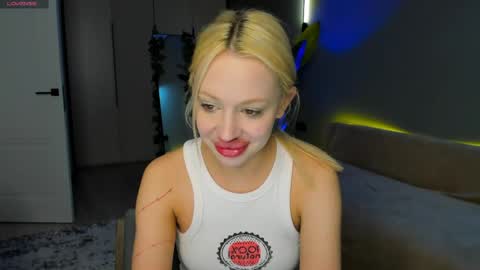 luna_beverly online show from 12, 4, 2026