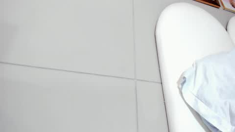 luna_bradley_ online show from 7, 4, 2026