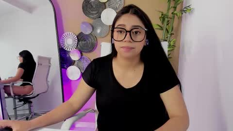 luna_cute14 online show from 14, 1, 2026