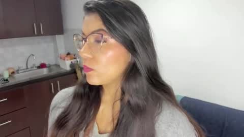 luna  online show from 29, 3, 2026